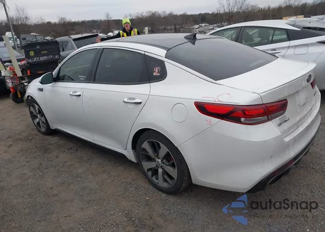 2018 Kia Optima Sx Turbo z USA, uszkodzony, nr VIN 5XXGW4L28JG203655
